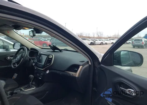 2015 Jeep Cherokee Latitude z USA, uszkodzony, nr VIN 1C4PJMCBXFW504643